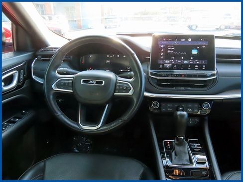 Certified 2022 Jeep Compass Limited w/ (RED) Package image 11