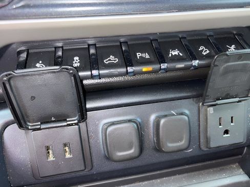 Used 2017 GMC Sierra 1500 Denali w/ Denali Ultimate Package image 35