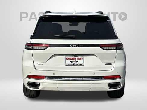 Used 2022 Jeep Grand Cherokee Overland w/ Luxury Tech Group IV image 3