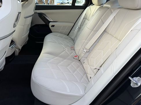 Used 2025 BMW 760i xDrive image 35