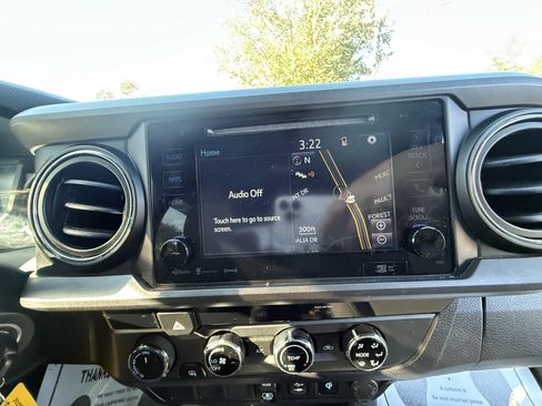 Used 2018 Toyota Tacoma TRD Off-Road image 20