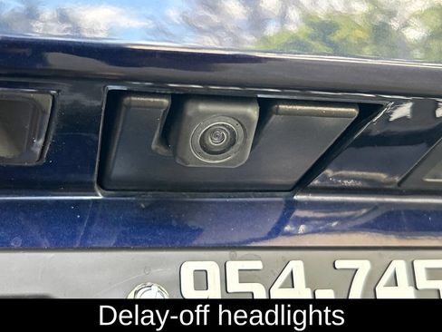 Used 2025 Toyota Sienna XLE FWD image 21