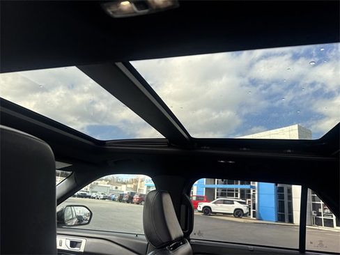 Used 2021 Ford Explorer ST w/ Equipment Group 401A image 13