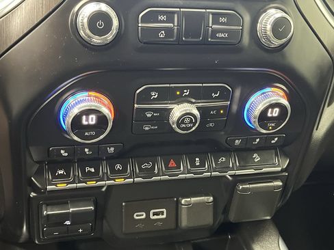 Certified 2022 GMC Sierra 1500 AT4 w/ AT4 Preferred Package AWD/4WD image 24