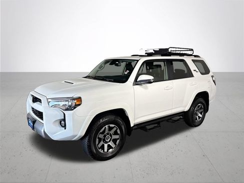 Used 2023 Toyota 4Runner TRD Off-Road Premium w/ Moonroof Package AWD/4WD image 2