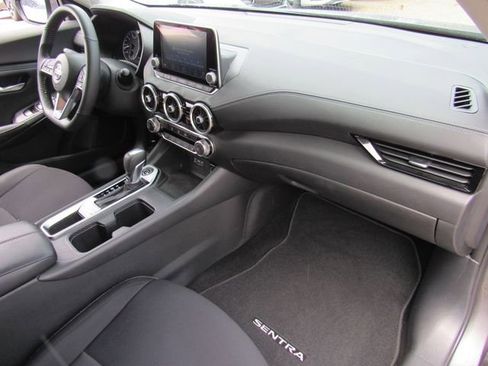 Certified 2023 Nissan Sentra SV FWD image 10