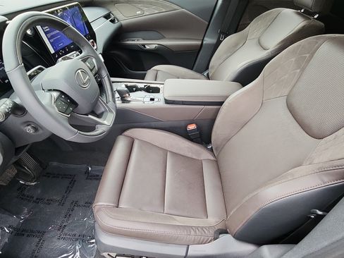 Used 2025 Lexus RX 350 AWD w/ Convenience Package image 29