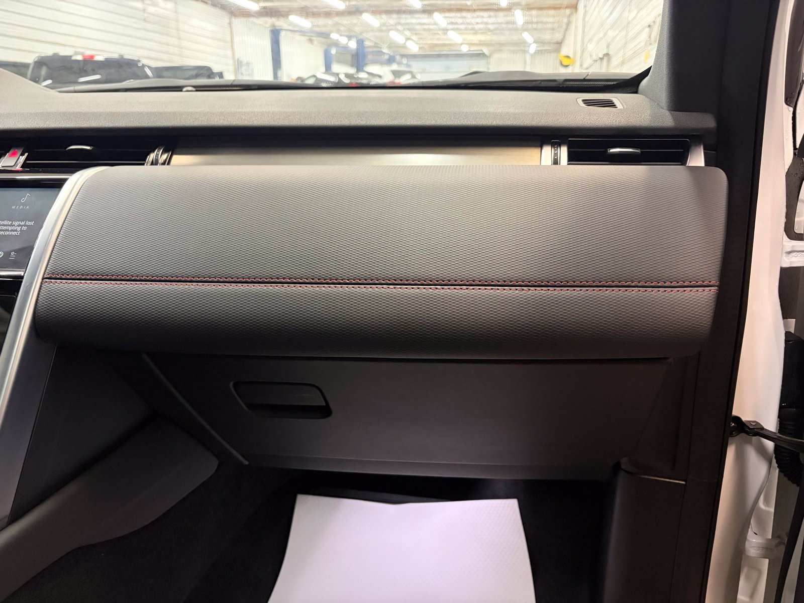 Used 2022 Land Rover Discovery Sport S R-Dynamic AWD/4WD image 27