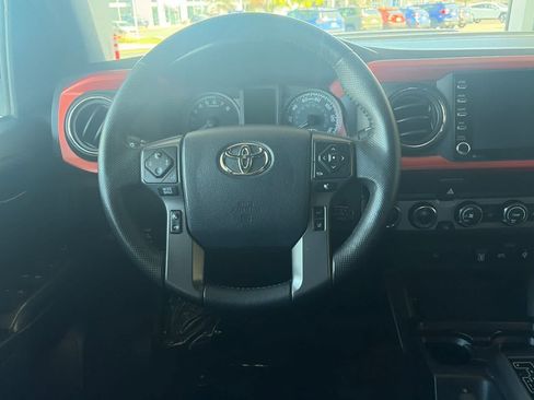 Used 2020 Toyota Tacoma TRD Sport AWD/4WD image 14