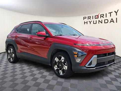 Used 2025 Hyundai Kona SEL FWD image 3