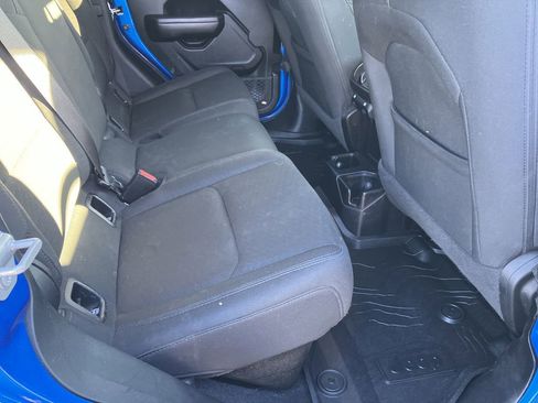 Used 2020 Jeep Gladiator Sport w/ Quick Order Package 24S image 11