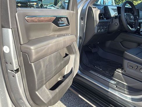 New 2026 Chevrolet Suburban Premier w/ Sun And Tow Package AWD/4WD image 14
