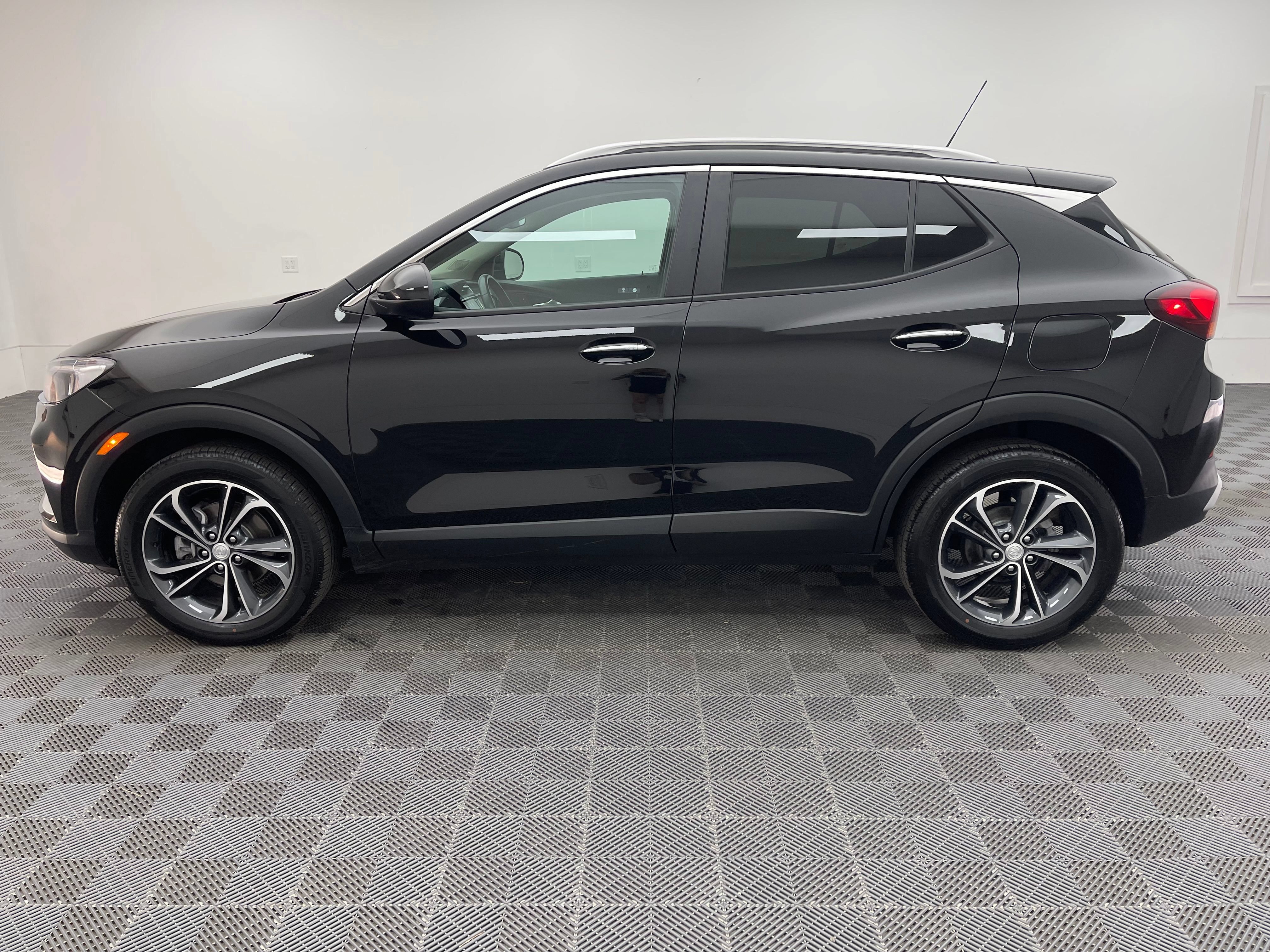 Used 2023 Buick Encore GX Select FWD image 11