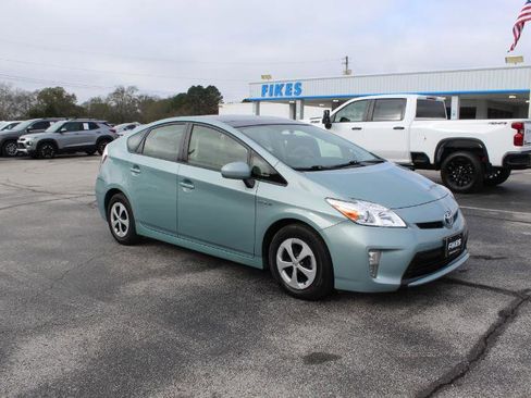 Used 2014 Toyota Prius Three image 4
