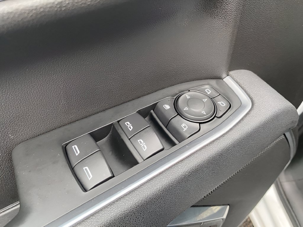 Used 2025 GMC Sierra 1500 SLT AWD/4WD image 16