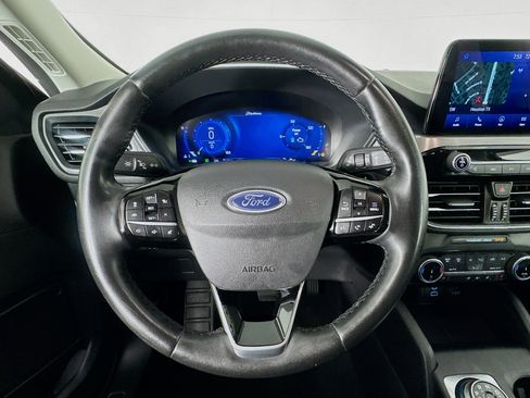 Used 2022 Ford Escape Titanium w/ Class II Trailer Tow Package image 11