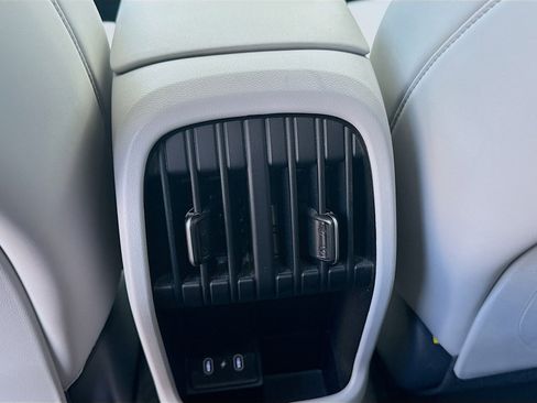 Used 2024 Hyundai Kona Limited image 24