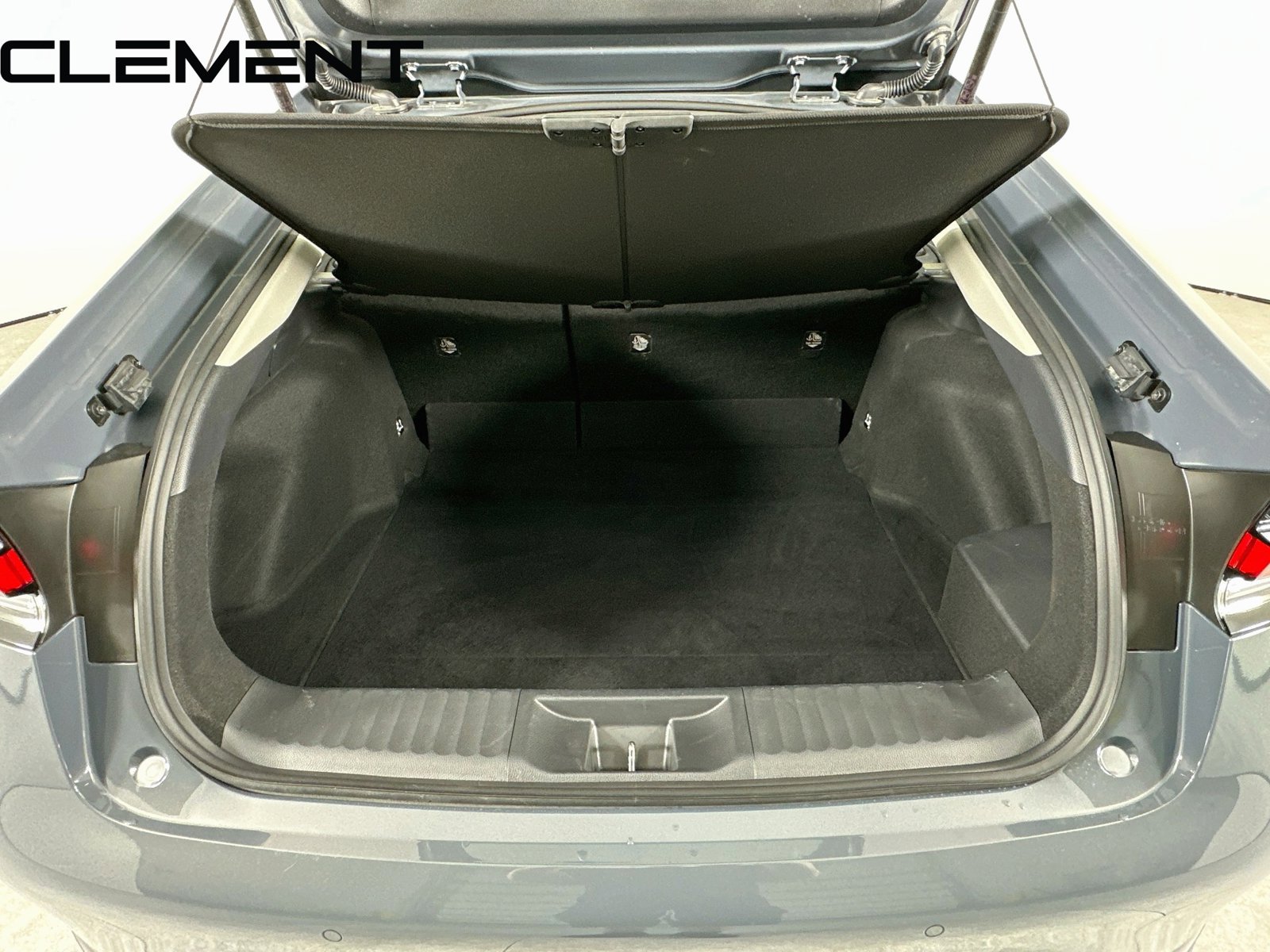 Used 2026 Toyota Prius LE FWD image 11