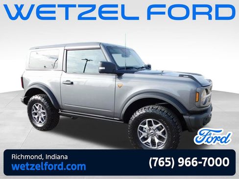 Used 2025 Ford Bronco Badlands AWD/4WD image 1