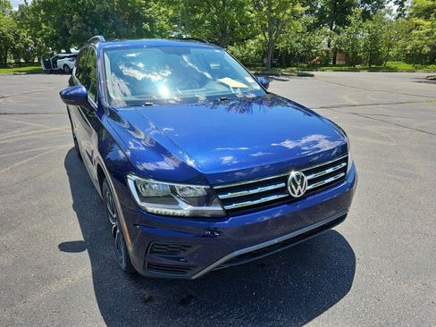 Used 2021 Volkswagen Tiguan SE w/ Panoramic Sunroof Package AWD/4WD image 8