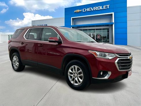 Used 2018 Chevrolet Traverse LT image 3