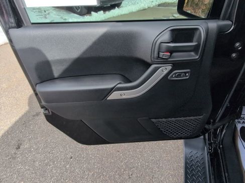 Used 2018 Jeep Wrangler Unlimited Sahara w/ Dual Top Group image 16