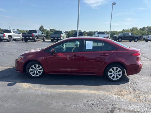 Used 2025 Toyota Corolla LE FWD image 5
