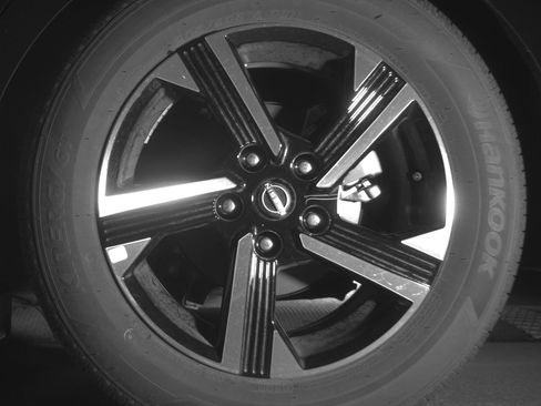 Used 2025 Nissan Sentra SV FWD image 14