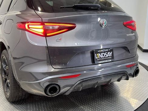 Used 2022 Alfa Romeo Stelvio Veloce image 8