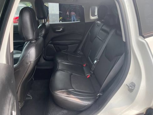 Used 2018 Jeep Compass Latitude w/ Popular Equipment Group AWD/4WD image 16