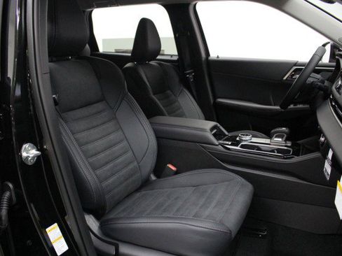 New 2026 Mitsubishi Outlander SE image 19