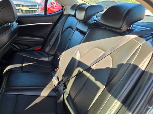 Used 2023 Genesis G70 2.0T image 53