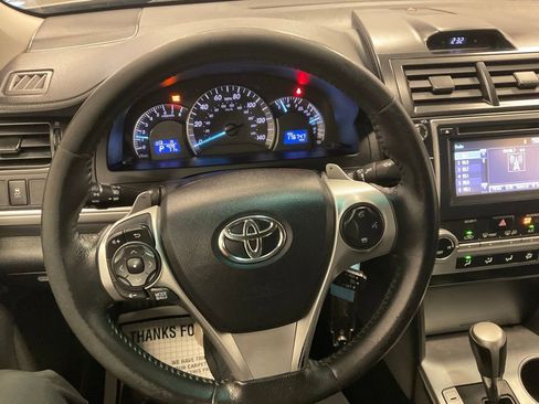 Used 2014 Toyota Camry SE FWD image 7