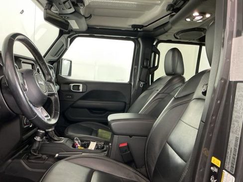 Used 2020 Jeep Wrangler Unlimited Sahara w/ Uconnect 4C Nav & Sound Group image 14