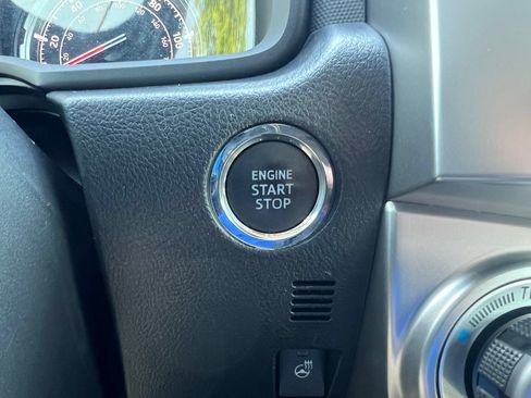 Used 2023 Toyota 4Runner Limited AWD/4WD image 18