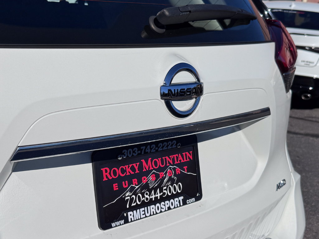 Used 2017 Nissan Rogue S AWD/4WD image 8