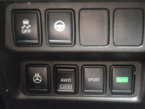 Used 2020 Nissan Rogue Sport SL AWD/4WD image 29