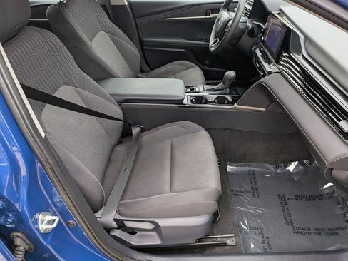 Used 2025 Toyota Camry LE FWD image 30