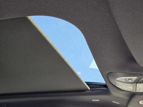 New 2026 Chrysler Pacifica Limited w/ S Appearance Package FWD image 9