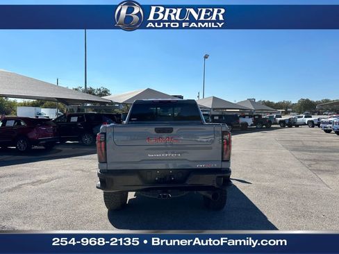 Used 2024 GMC Sierra 2500 AT4X image 6