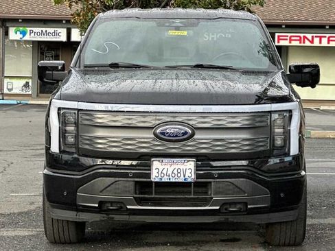 Used 2023 Ford F150 Lightning Lariat w/ Max Trailer Tow Package image 6