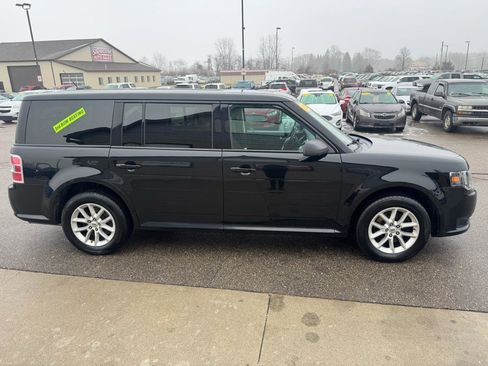 Used 2016 Ford Flex SE image 4