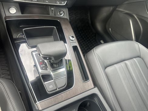 Used 2024 Audi Q5 2.0T Premium w/ Convenience Package image 19