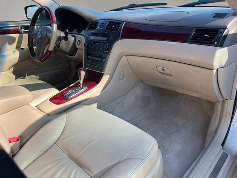 Used 2004 Lexus ES 330 image 9