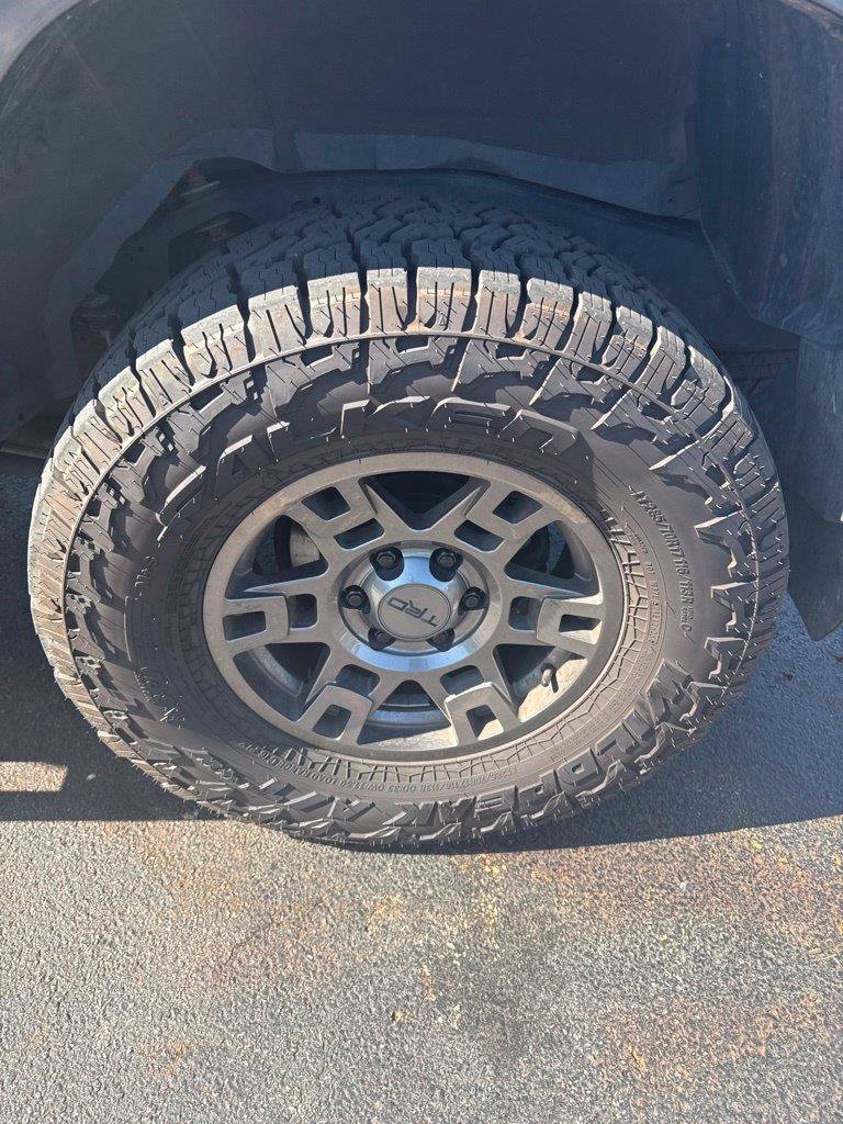 Used 2023 Toyota 4Runner SR5 AWD/4WD image 13