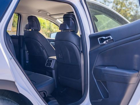 New 2026 Kia Sportage EX FWD image 9