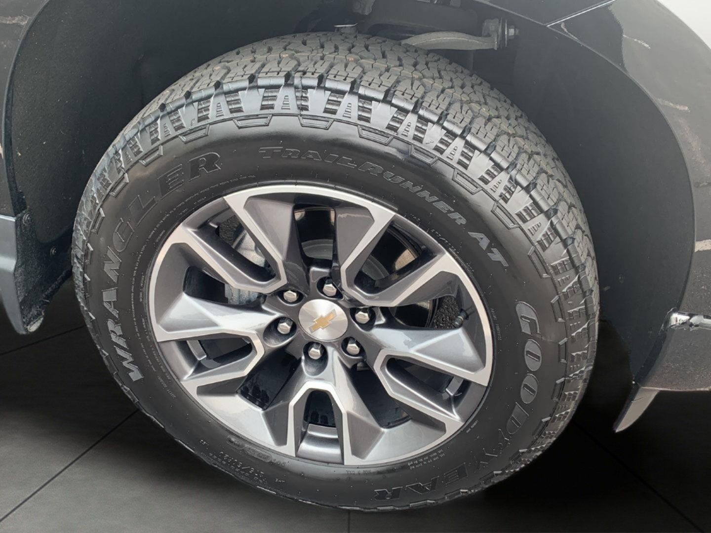 Certified 2024 Chevrolet Silverado 1500 LT AWD/4WD image 25