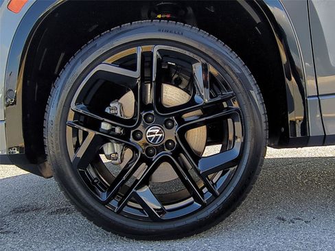 New 2026 Volkswagen Tiguan SE R-Line image 22