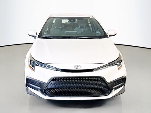 Used 2020 Toyota Corolla SE FWD image 2