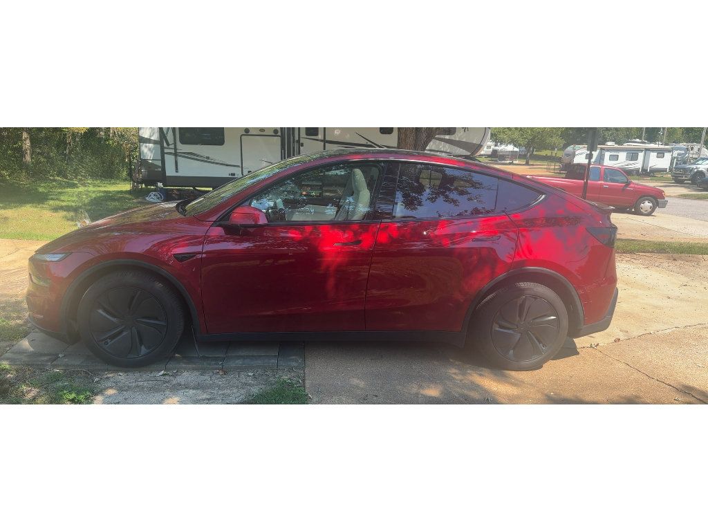 Used 2026 Tesla Model Y Long Range AWD/4WD image 3